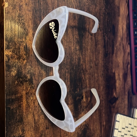 Bride Sunglasses - Picture 2 of 2